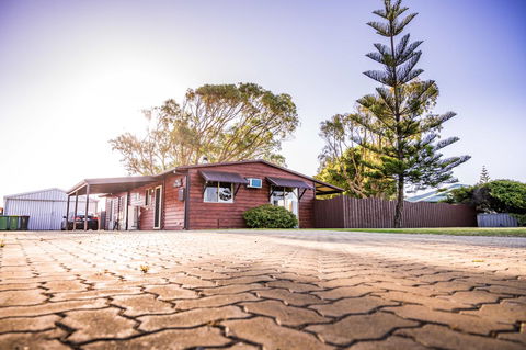 The Bothy Lancelin Family Retreat - Accommodation Redcliffe 0