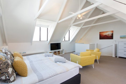 Monument Hill Townhouse - Fremantle - Accommodation Redcliffe 3