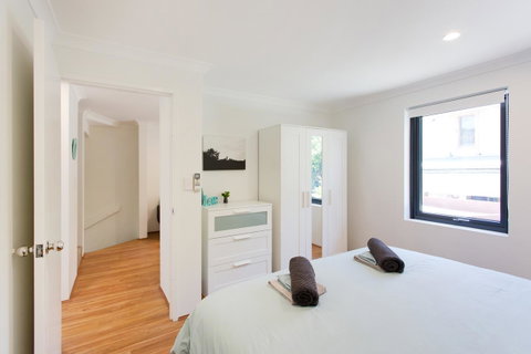 Monument Hill Townhouse - Fremantle - Accommodation Redcliffe 8