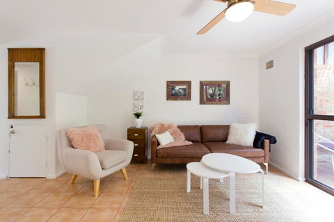 Monument Hill Townhouse - Fremantle - Accommodation Redcliffe 13