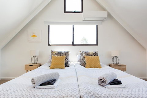 Monument Hill Townhouse - Fremantle - Accommodation Redcliffe 1