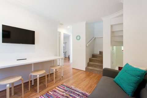 Monument Hill Townhouse - Fremantle - Accommodation Redcliffe 10