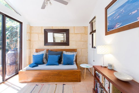 Monument Hill Townhouse - Fremantle - Accommodation Redcliffe 17