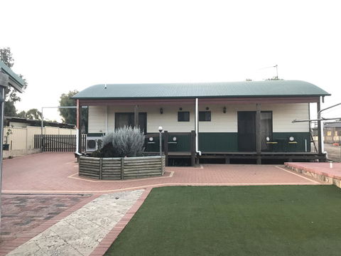 Sabai Accommodation - Accommodation Redcliffe 9