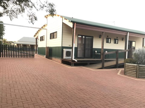 Sabai Accommodation - Accommodation Redcliffe 10