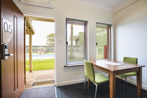 Nightcap At The Ship Inn - Accommodation Redcliffe 30