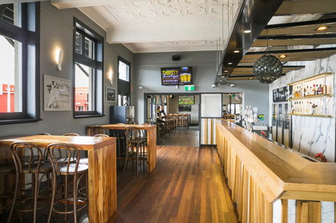 Nightcap At The Ship Inn - Accommodation Redcliffe 14