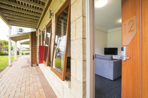 Nightcap At The Ship Inn - Accommodation Redcliffe 20