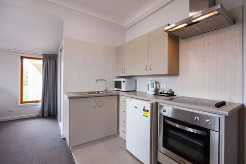 Nightcap At The Ship Inn - Accommodation Redcliffe 41