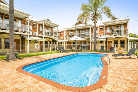 Nightcap At The Ship Inn - Accommodation Redcliffe 5