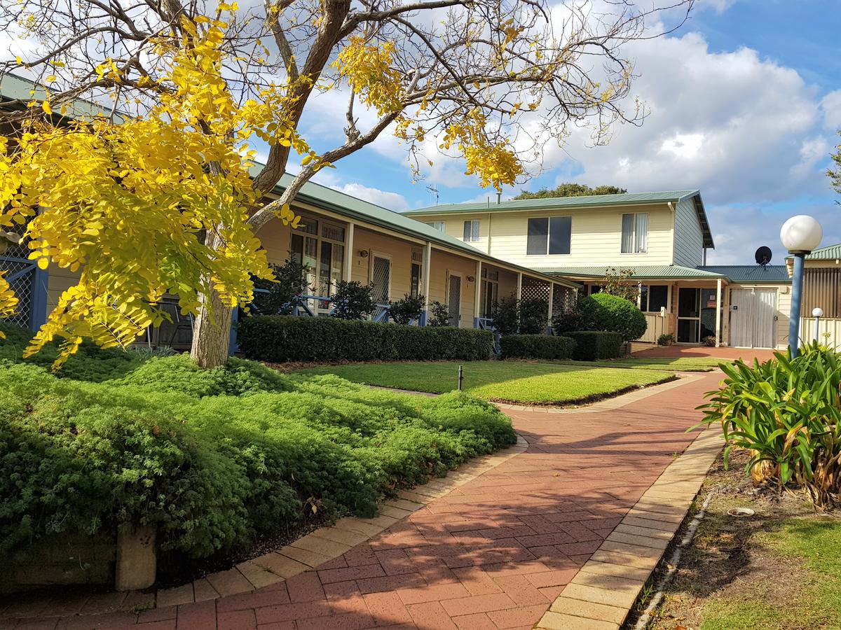 Mira Mar WA Accommodation Redcliffe