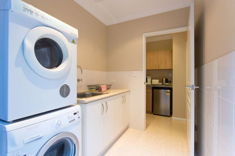 Sorrento Beach Manor - Accommodation Redcliffe 23