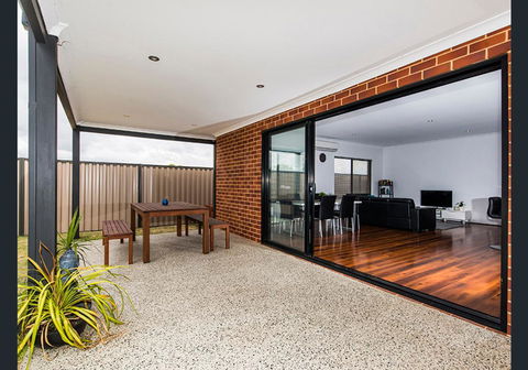 Vacation Home - Accommodation Redcliffe 8