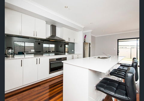 Vacation Home - Accommodation Redcliffe 0