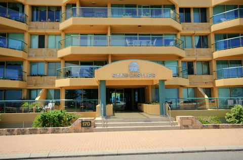 Sandcastles At The Beach Outstanding Location! - Accommodation Redcliffe 0