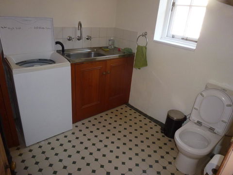 The Russell House - Accommodation Redcliffe 15