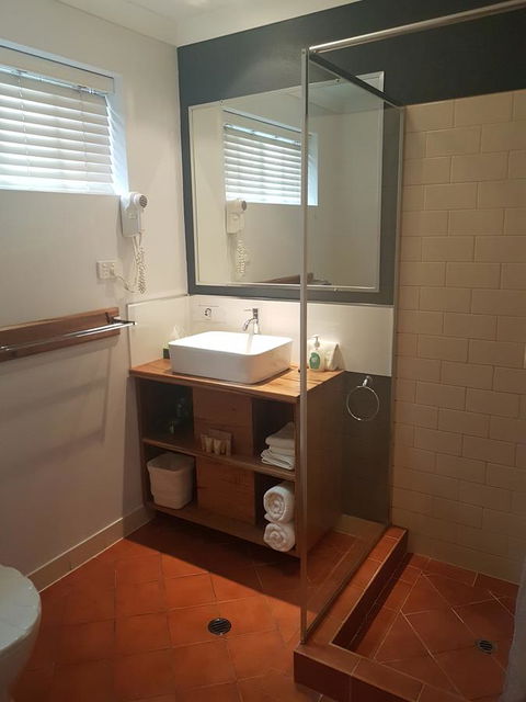 Adamsons Riverside Accommodation - Accommodation Redcliffe 2