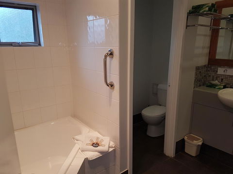 Adamsons Riverside Accommodation - Accommodation Redcliffe 36