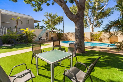 Latitude20 The Dunes - Accommodation Redcliffe 10