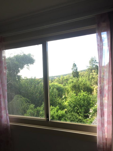 Bright & Beautiful Home On The Hills! - Accommodation Redcliffe 19