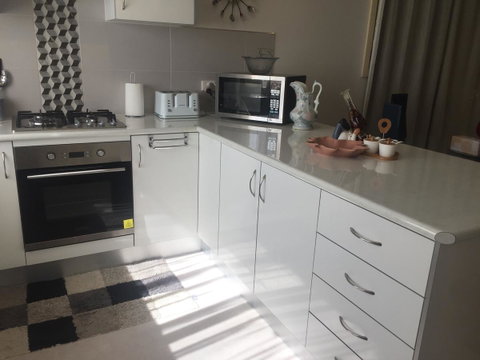 Bright & Beautiful Home On The Hills! - Accommodation Redcliffe 13