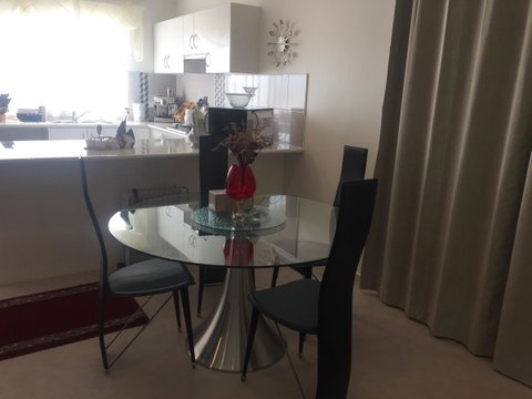 Bright & Beautiful Home On The Hills! - Accommodation Redcliffe 10