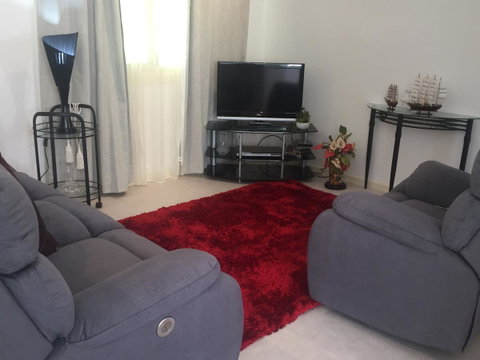 Bright & Beautiful Home On The Hills! - Accommodation Redcliffe 5