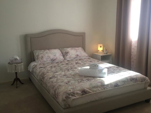 Bright & Beautiful Home On The Hills! - Accommodation Redcliffe 17