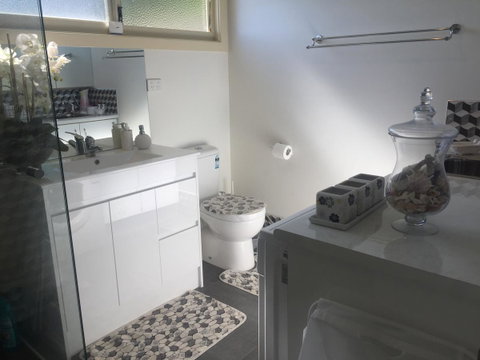 Bright & Beautiful Home On The Hills! - Accommodation Redcliffe 22