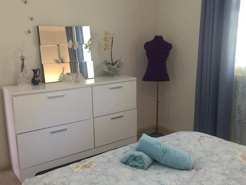 Bright & Beautiful Home On The Hills! - Accommodation Redcliffe 21