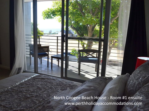 North Coogee Beach House - Accommodation Redcliffe 2