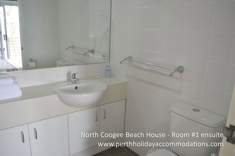 North Coogee Beach House - Accommodation Redcliffe 21