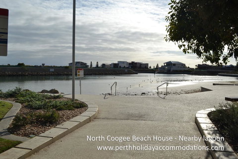 North Coogee Beach House - Accommodation Redcliffe 13