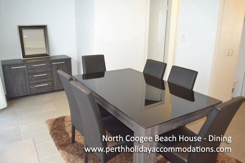 North Coogee Beach House - Accommodation Redcliffe 3