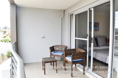 North Coogee Beach House - Accommodation Redcliffe 7