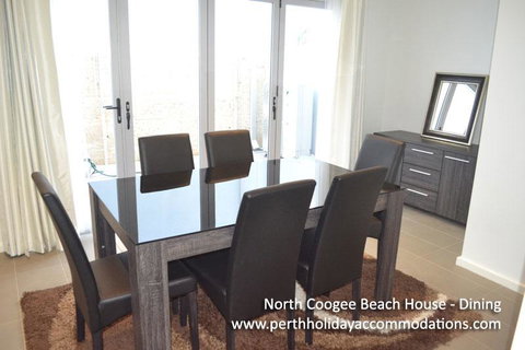 North Coogee Beach House - Accommodation Redcliffe 1