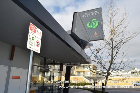 North Coogee Beach House - Accommodation Redcliffe 24