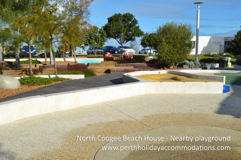 North Coogee Beach House - Accommodation Redcliffe 23