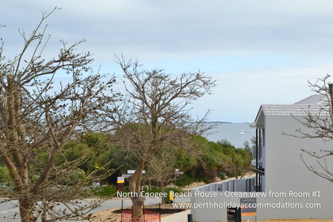 North Coogee Beach House - Accommodation Redcliffe 8
