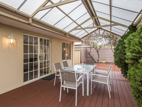 Luxury Federation Style Home - Sleeps 10 - Accommodation Redcliffe 15