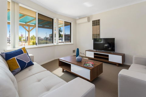 Como South Perth Villa - Accommodation Redcliffe 14