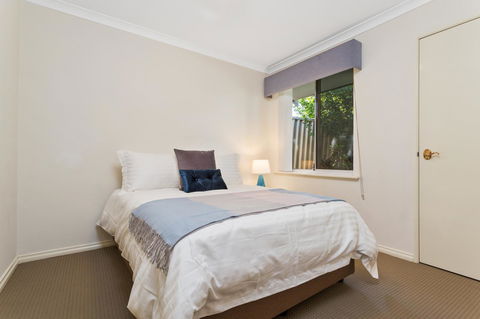Como South Perth Villa - Accommodation Redcliffe 6