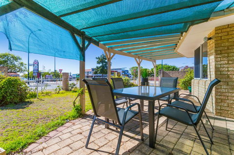 Como South Perth Villa - Accommodation Redcliffe 10