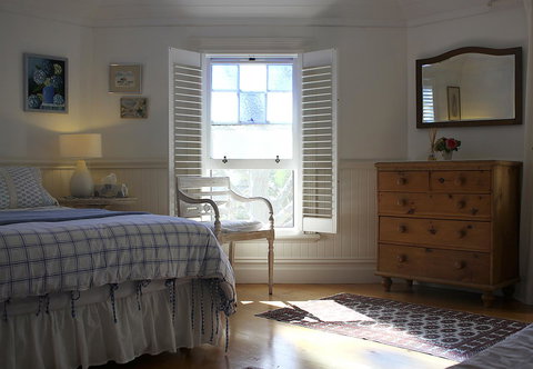 Chester Villa - Accommodation Redcliffe 12