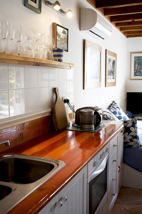Chester Villa - Accommodation Redcliffe 19