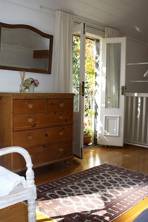 Chester Villa - Accommodation Redcliffe 15