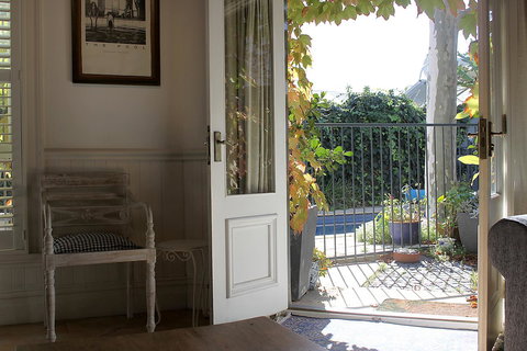 Chester Villa - Accommodation Redcliffe 20