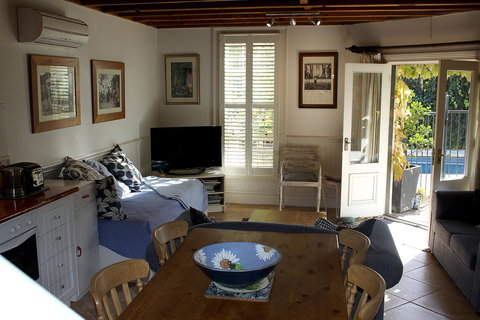 Chester Villa - Accommodation Redcliffe 7