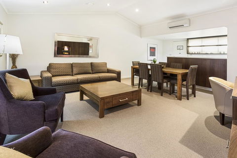 Karratha International Hotel - Accommodation Redcliffe 3