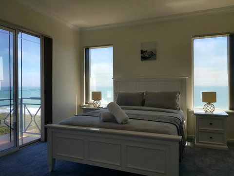 Caravel Beach House Mandurah - Accommodation Redcliffe 12